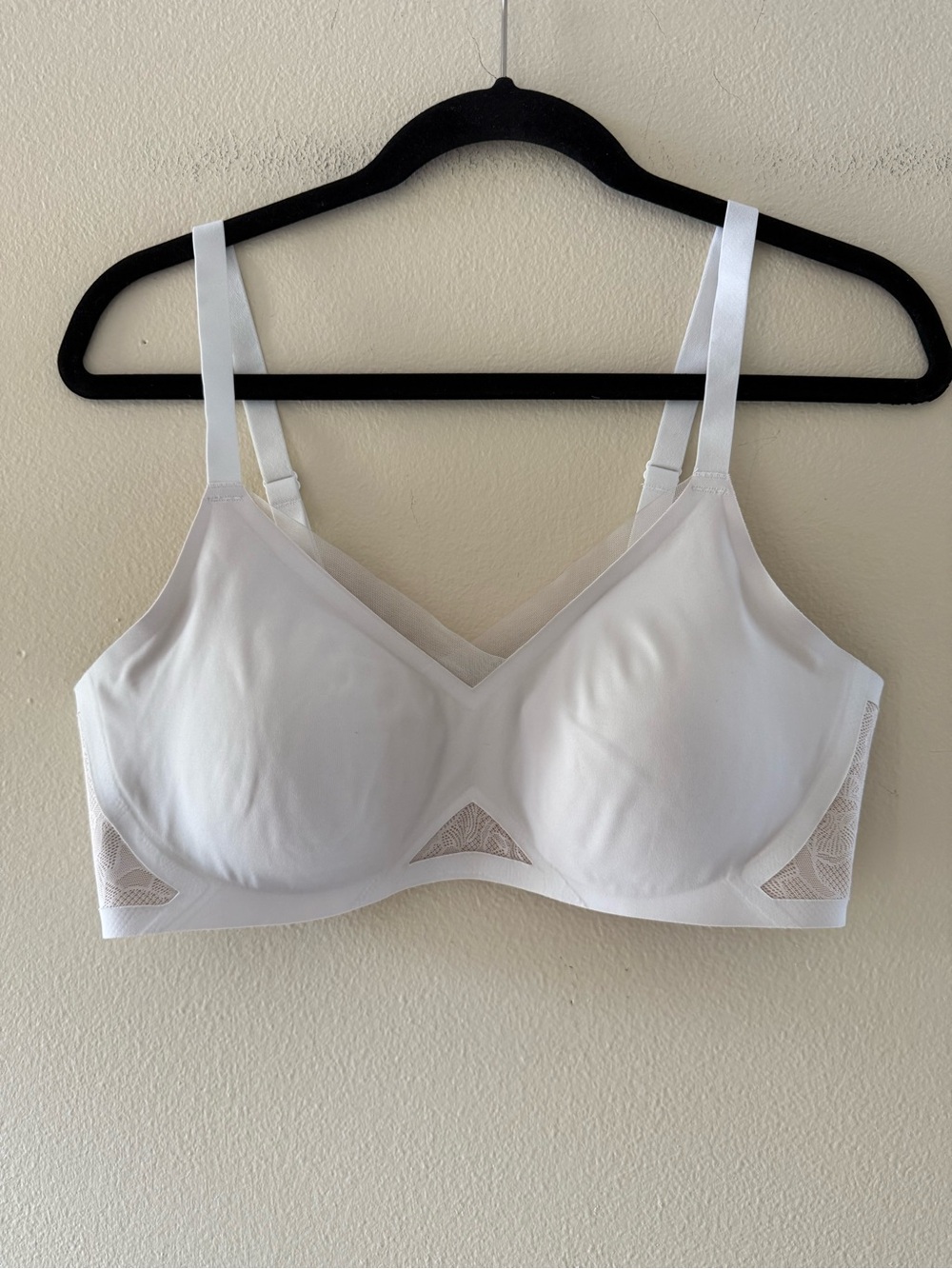 Honeylove Crossover Wireless White Lace-Accent Everyday Bra